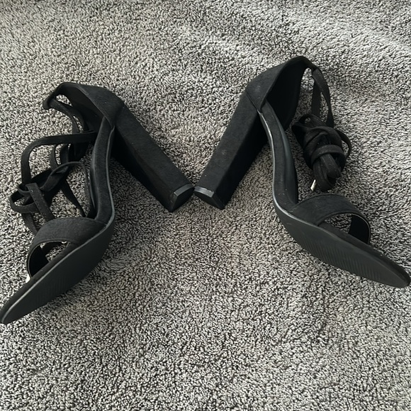 NWT Womens high heel tie up the leg - Picture 2 of 6